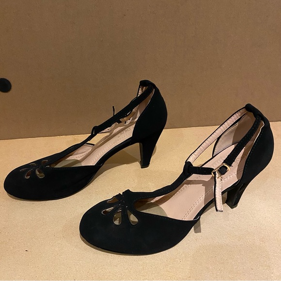 Cut-out T-strap Heels - Picture 2 of 5